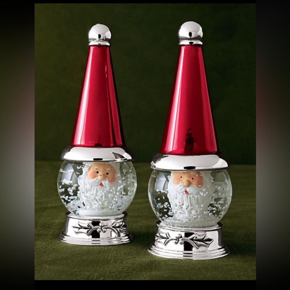 New Neiman Marcus Towle Silver plated Santa globe salt & Pepper Shakers